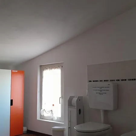 בית הארחה Tolasudolsa Rooms, Breakfast & Mountain Bike Compiano