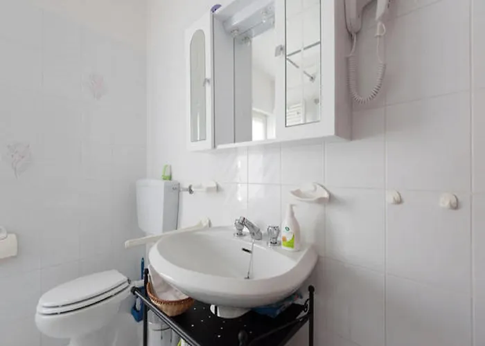 Pensionat Tolasudolsa Rooms, Breakfast & Mountain Bike Compiano